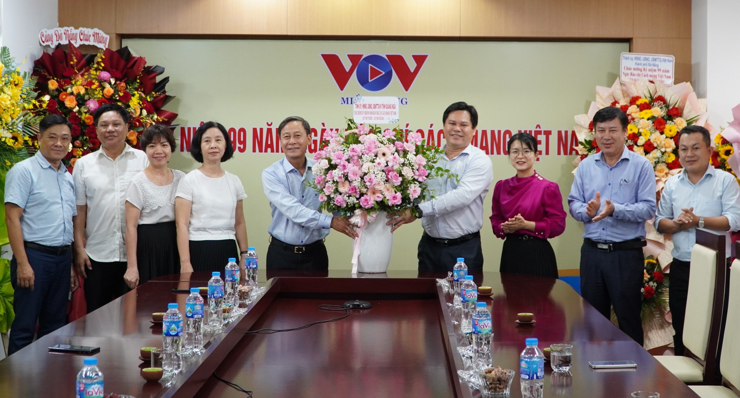 Phó Chủ tịch UBND tỉnh Trần Phước Hiền thăm chúc mừng VOV miền Trung