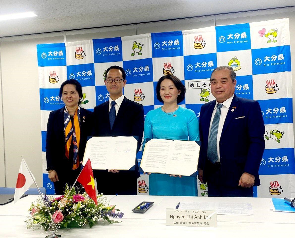 Sở Lao động- Thương binh và Xã hội tỉnh ký kết MoU về hợp tác trao đổi nhân sự với Phòng Lao động, Công thương và Du lịch tỉnh Oita, Nhật Bản