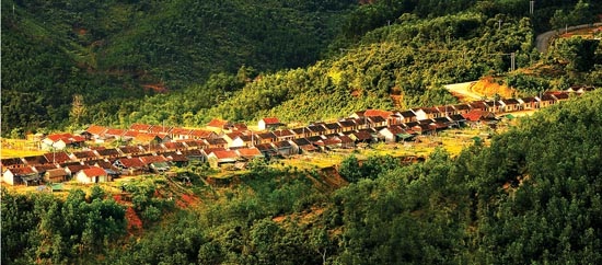 Nghị quyết về đẩy mạnh phát triển kinh tế - xã hội, giảm nghèo bền vững ở các huyện miền núi Quảng Ngãi