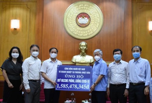 Cộng đồng Người Việt Nam ở nước ngoài tiếp tục quyên góp ủng hộ hơn 3 tỷ đồng cho công tác phòng chống dịch COVID - 19 và Quỹ Vaccine