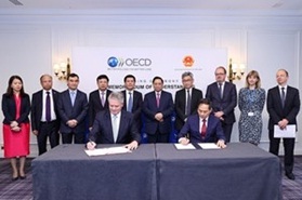 Bộ trưởng Bộ Ngoại giao và Tổng Thư ký OECD ký kết Biên bản ghi nhớ hợp tác Việt Nam – OECD giai đoạn 2022-2026