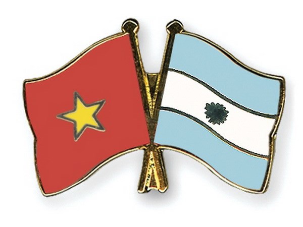 Tặng Huân chương Hữu nghị cho nguyên Đại sứ Argentina tại Việt Nam