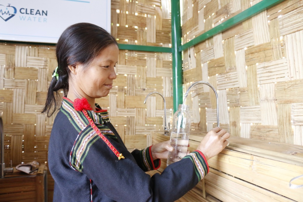Tổ chức The VinaCapital Foundation hỗ trợ hệ thống lọc nước tinh khiết RO cho trường Mẫu giáo Trà Tân và Trà Sơn, huyện Trà Bồng
