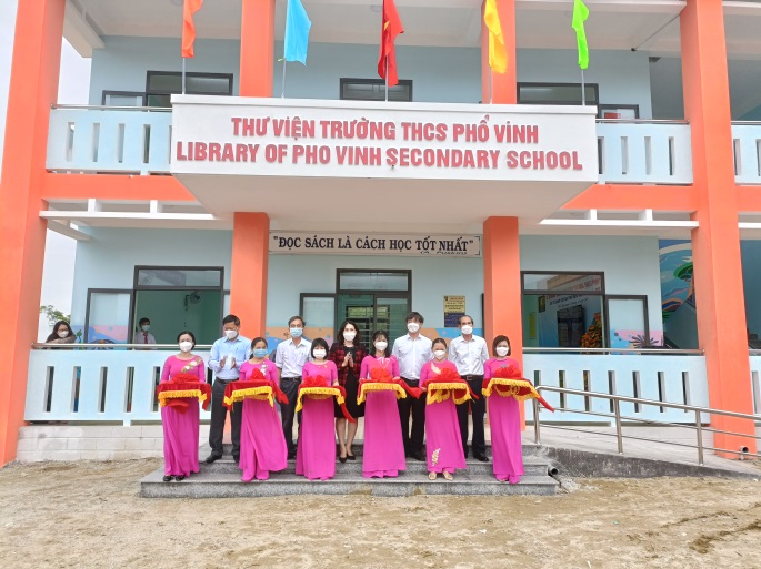 Tổ chức Library of Vietnam Project, Inc. tiếp tục hỗ trợ tỉnh Dự án Xây dựng Thư viện Trường Tiểu học Hành Trung tại huyện Nghĩa Hành