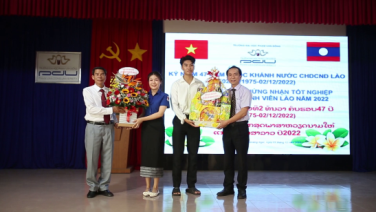 Trao chứng nhận tốt nghiệp Tiếng Việt cho 27 lưu học sinh Lào