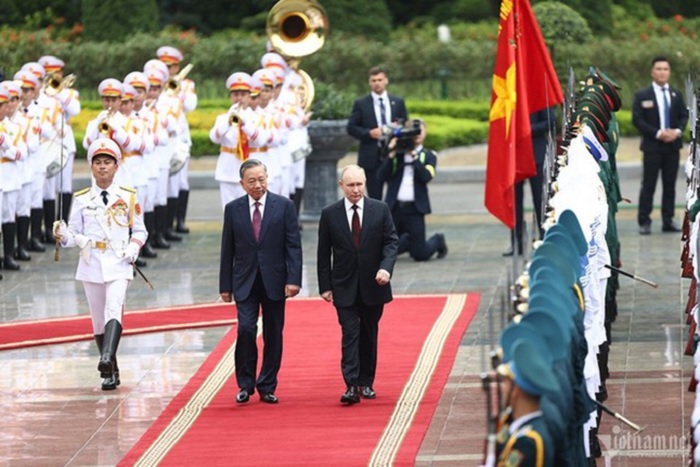 President To Lam hosts official welcome ceremony for Russian President Putin