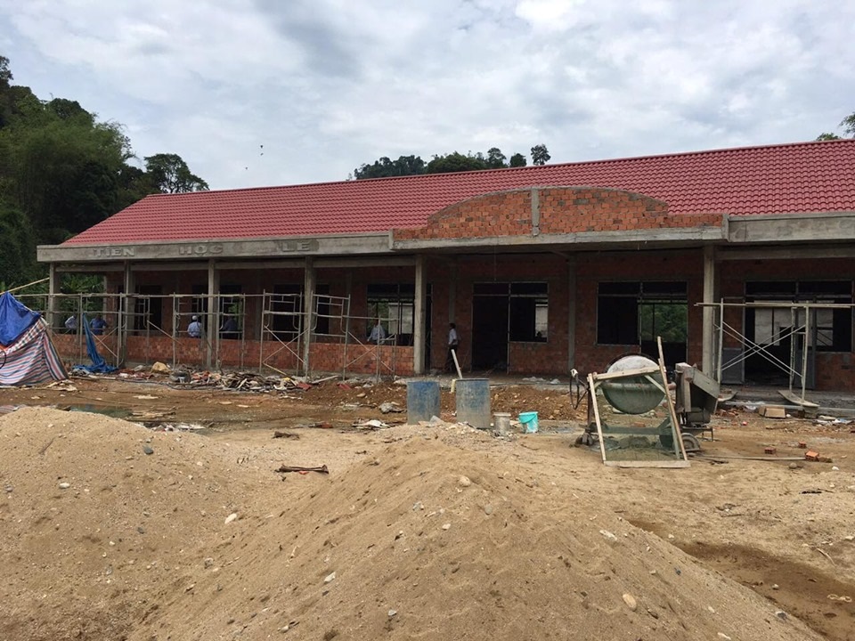 Tiếp nhận viện trợ của tổ chức Sunflower Mission xây dựng điểm trường tại huyện Trà Bồng