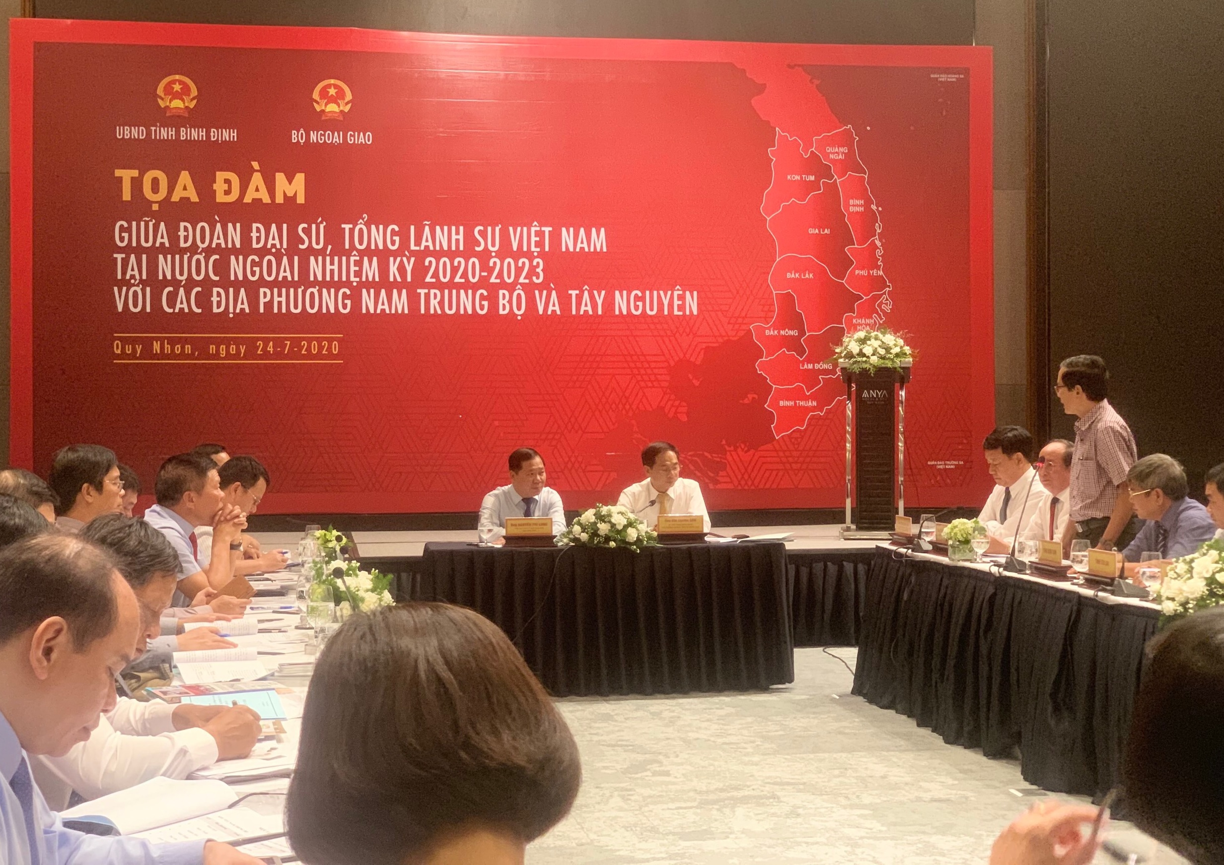 Quảng Ngãi tham dự Tọa đàm với đoàn Đại sứ, Tổng Lãnh sự Việt Nam tại nước ngoài nhiệm kỳ 2020 - 2023