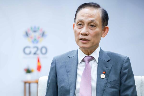 Bí thư Trung ương Đảng, Bộ trưởng Ngoại giao Lê Hoài Trung trả lời phỏng vấn về chuyến thăm chính thức Kuwait, Algeria, tham dự Hội nghị Thượng đỉnh G20 và hoạt động song phương tại Nam Phi của Thủ tướng Chính phủ Phạm Minh Chính